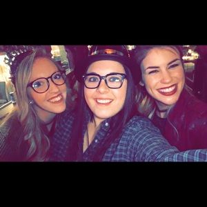 Meet your Posher, Lauren